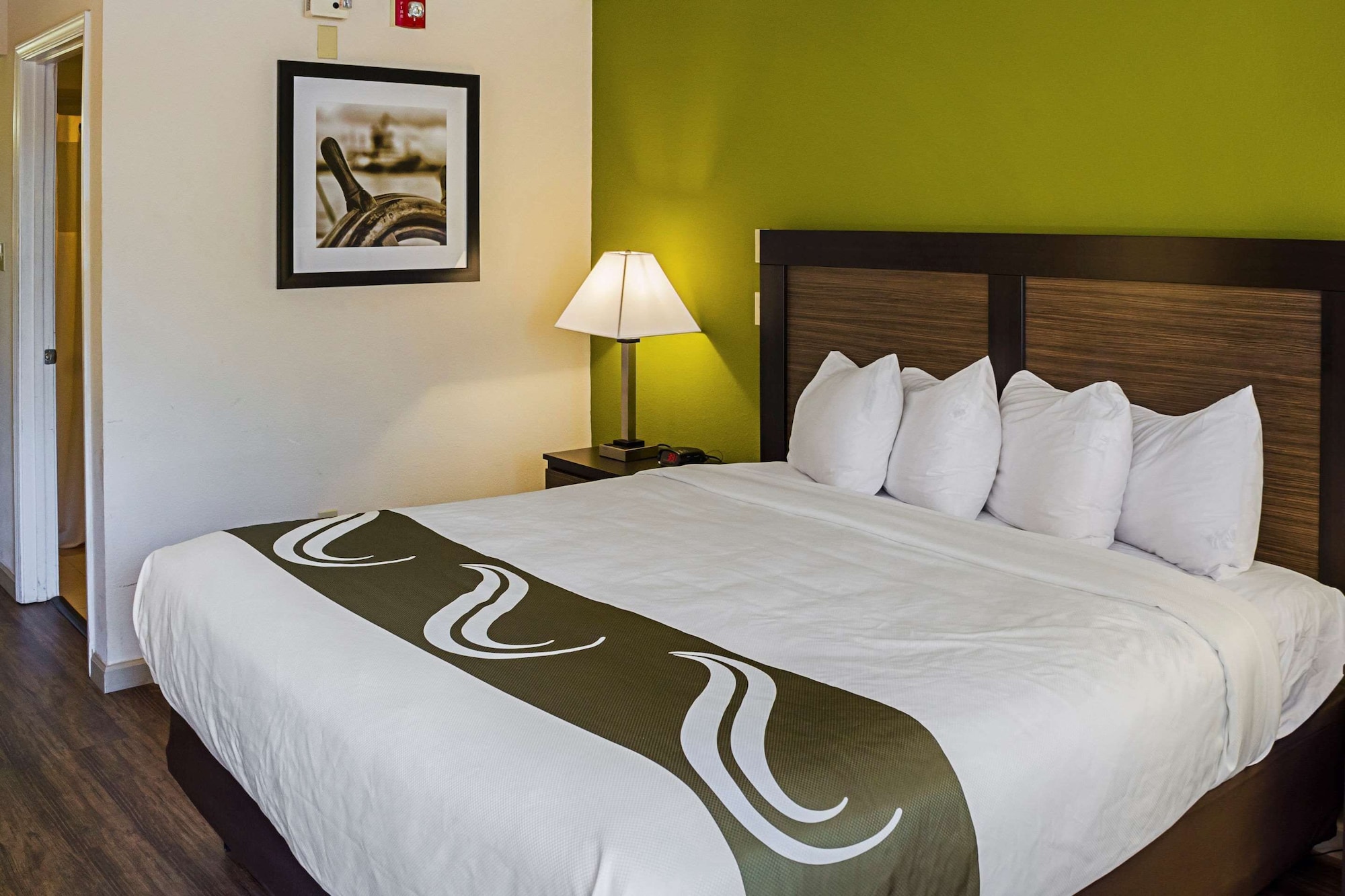 ROOM, KING BED, ACCESSIBLE