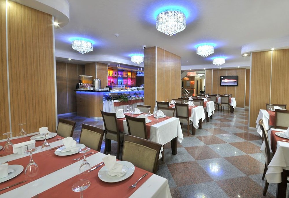 Rhiss Hotel Bostanci 46/64