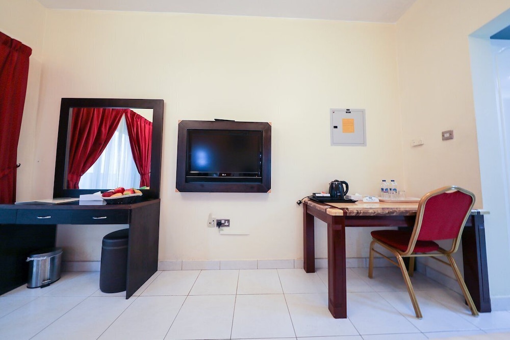 New Royal Mark Hotel Apartments 13/15