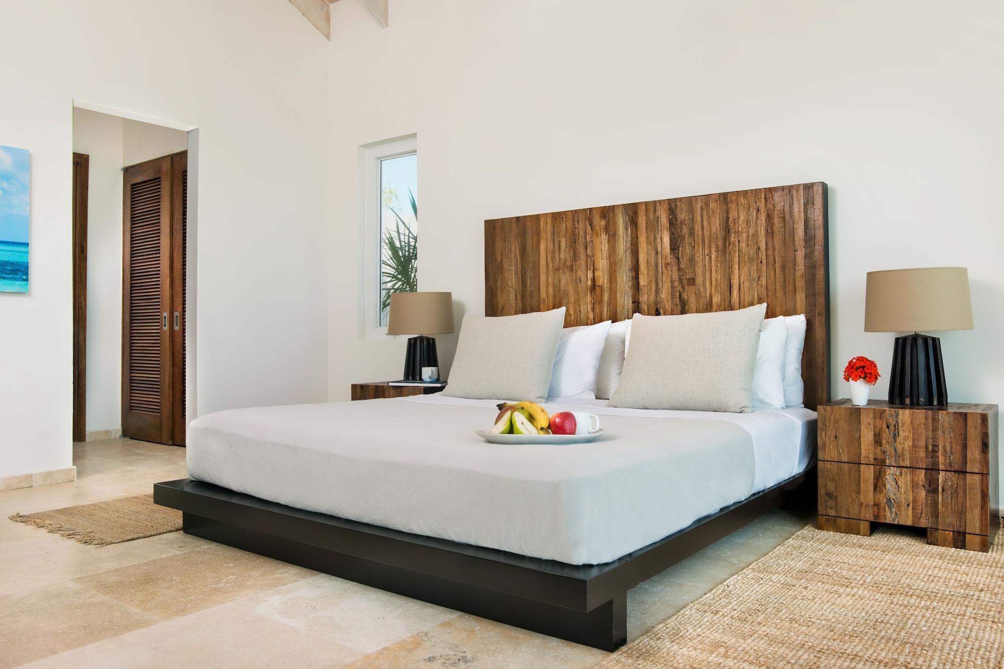 3 Bedrooms, Villa, Beach Front