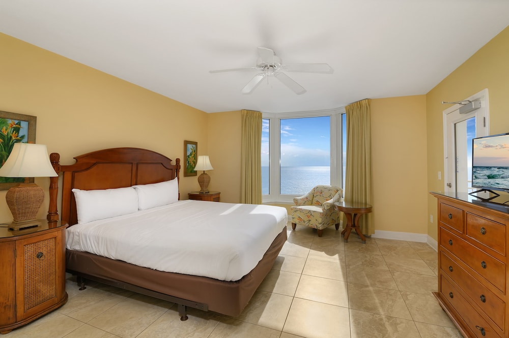 236 Emerald Beach Resort 19/80