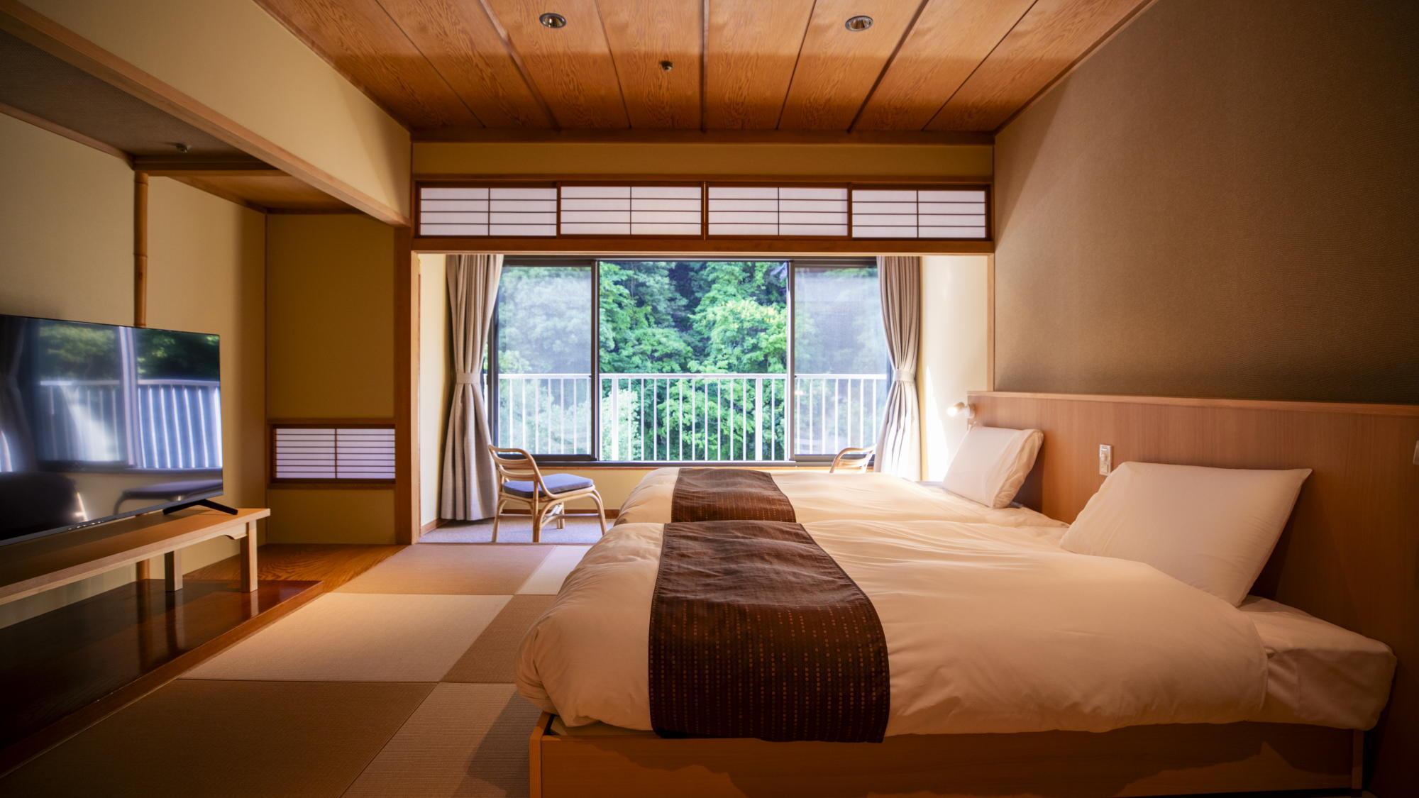 Japanese, Hollywood, Twin Beds, Riverside, Bathtub