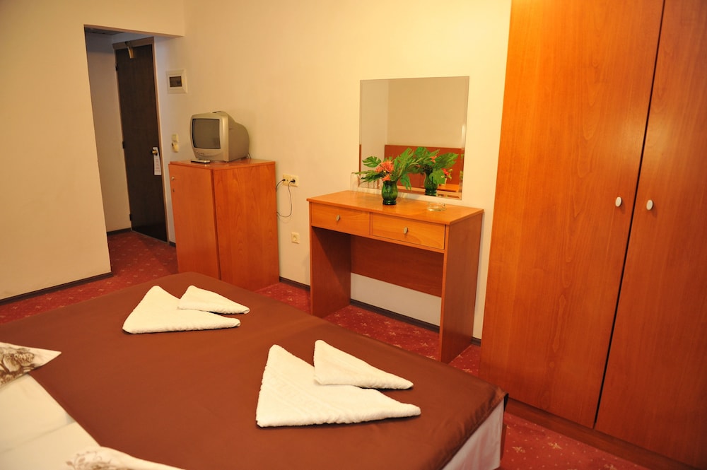 Heleni Beach Hotel 30/50