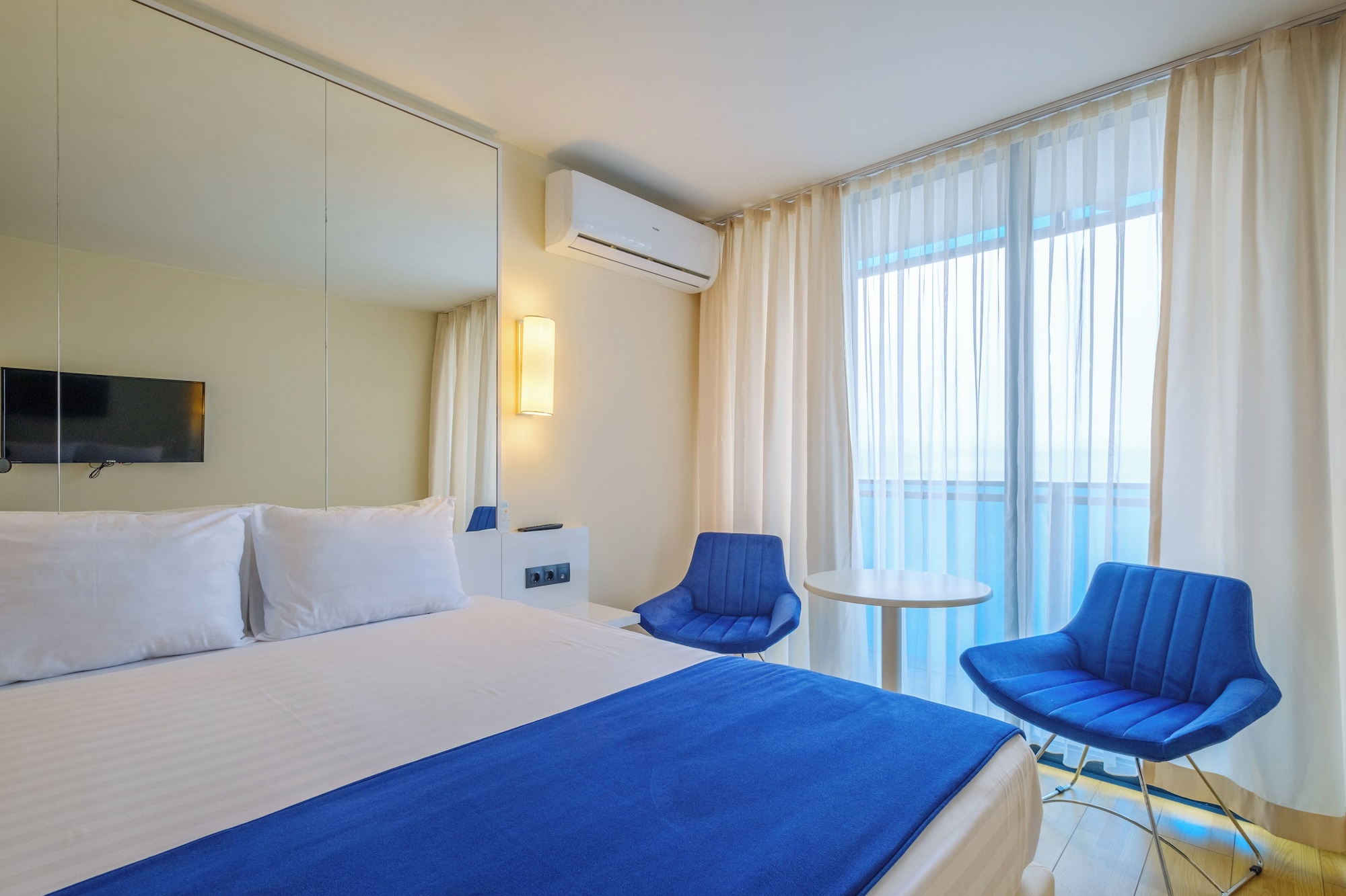 SUPERIOR, DOUBLE BED