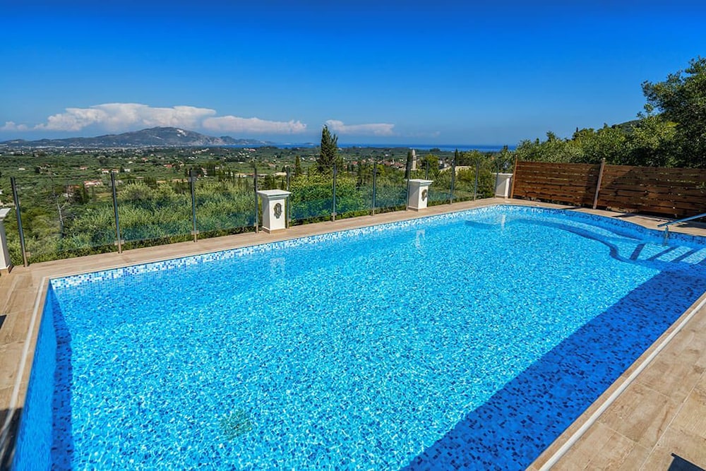 Villa Clairy 8/25