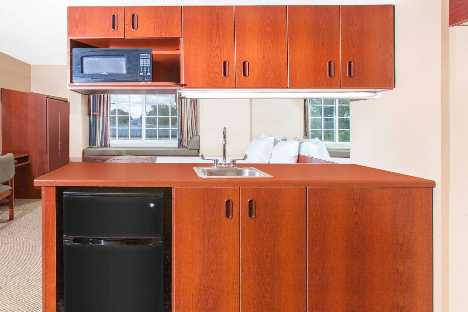Microtel Inn And Suites By Wyndham Rogers 6/9