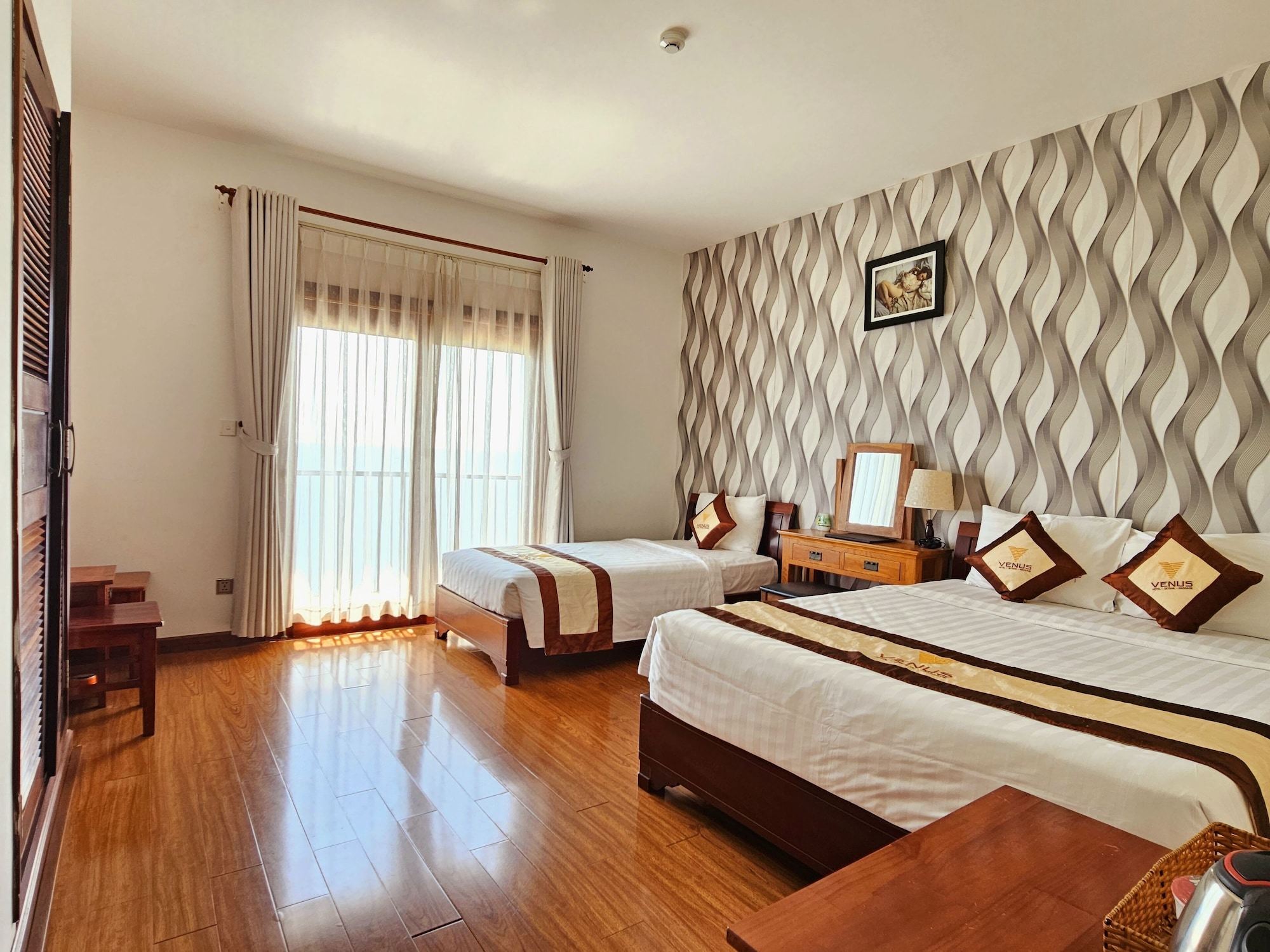DELUXE, DOUBLE BED, SEA VIEW