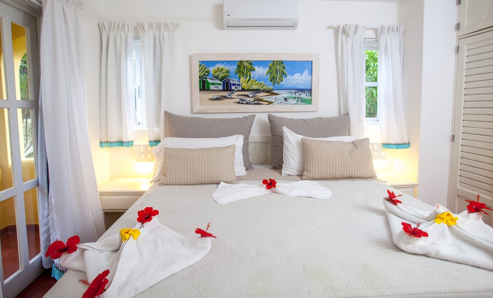 Los Corales Beach Village 40/73