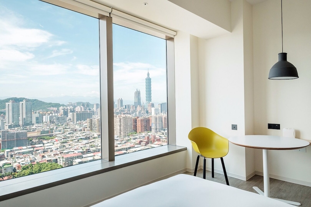 AMBA TAIPEI SONGSHAN 40/58