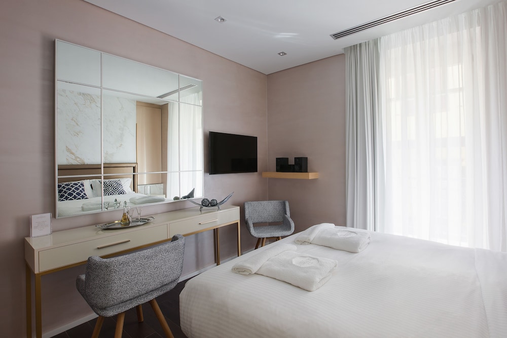 Consolato Boutique Suites 53/94