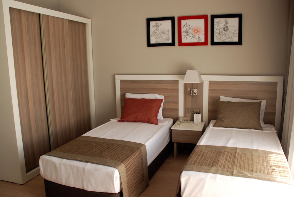 Port River Hotel 15/50