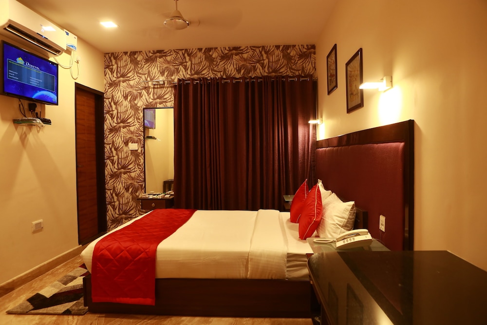 Breeze Suites Transit Hotel 30/34