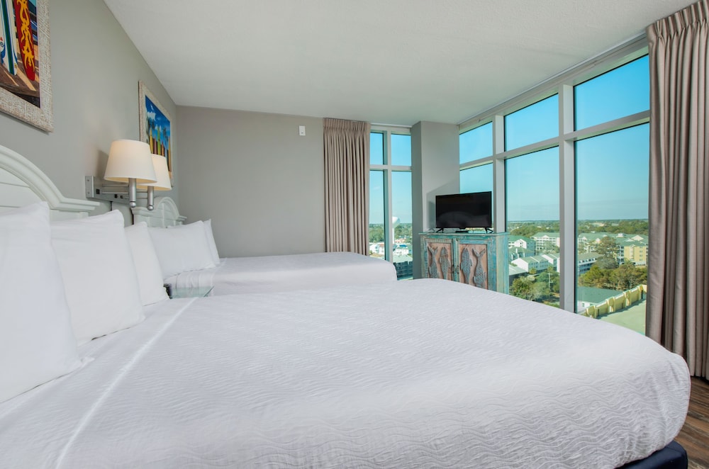 3 BEDROOMS, SUITE, OCEAN FRONT