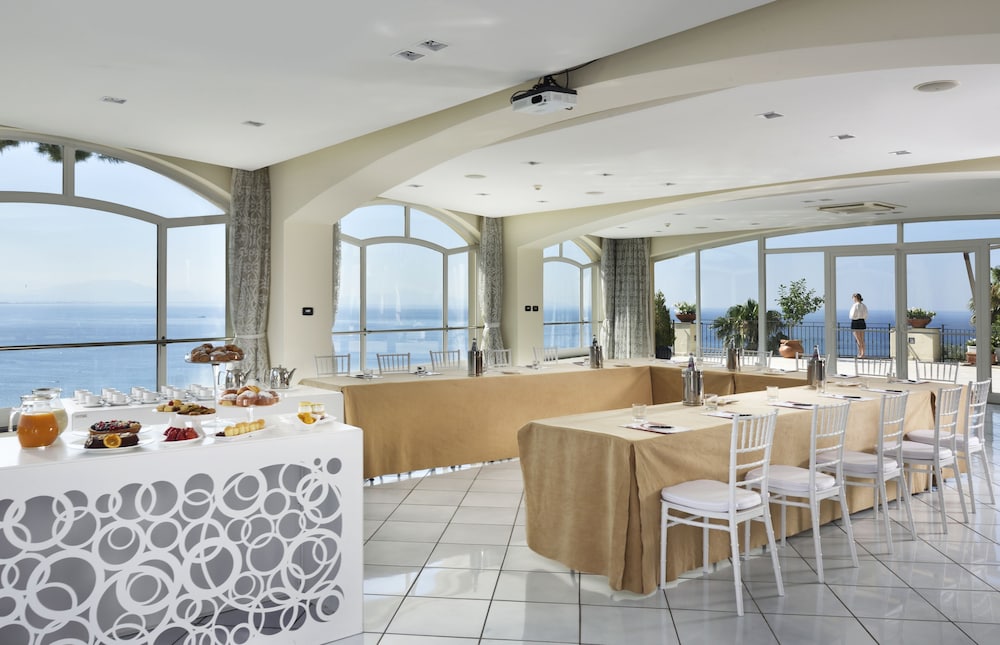 Raito Hotel 116/133