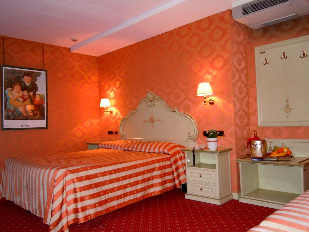 Hotel Lux 21/43