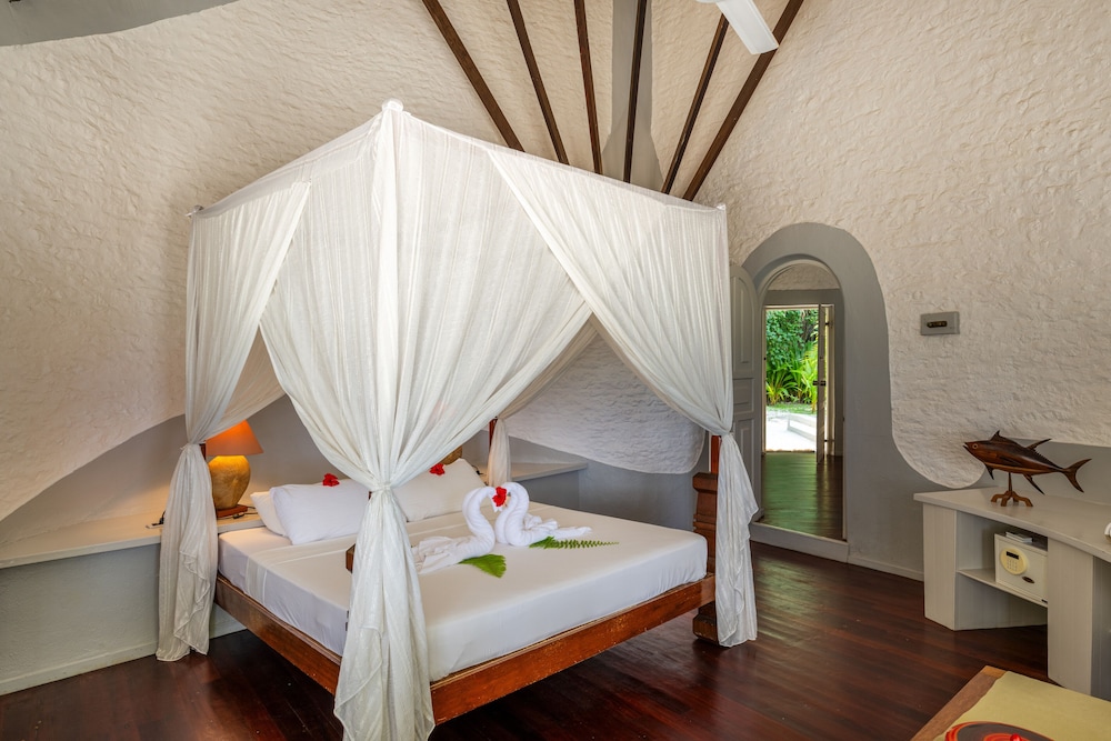 Nika Island Resort & Spa, Maldives 24/67