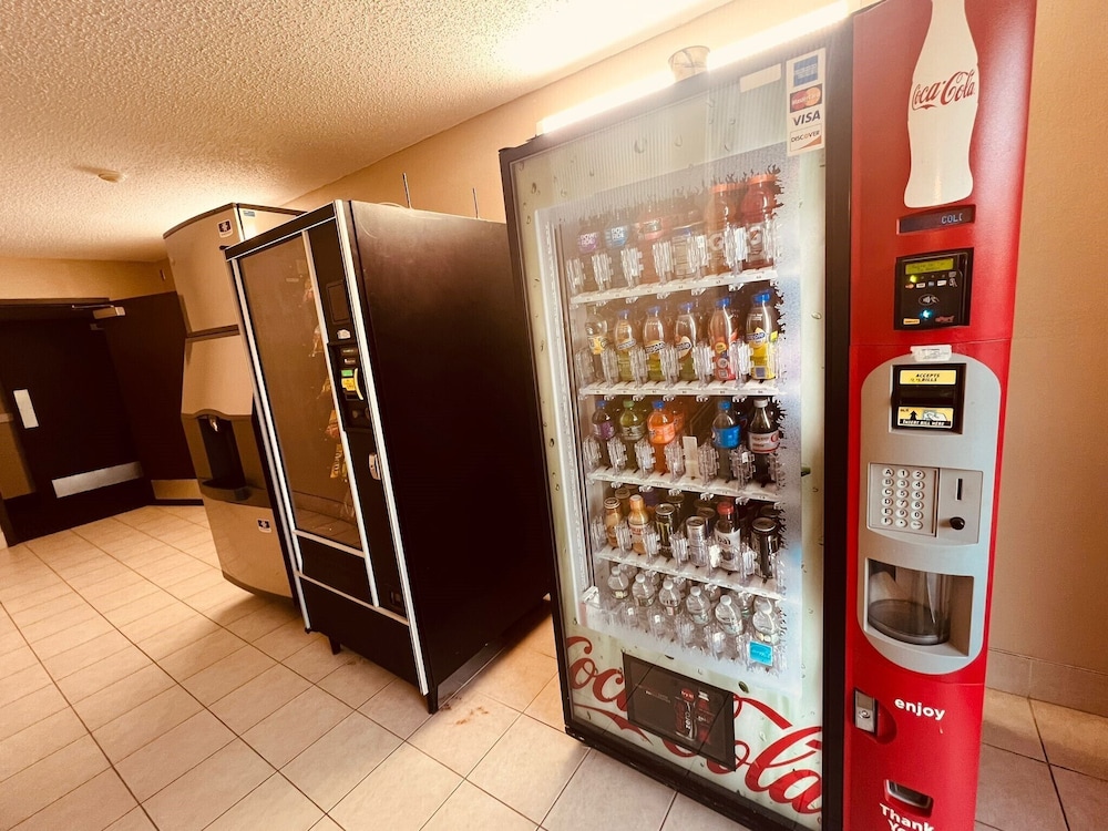 Super 8 by Wyndham Nyack NY 23/37