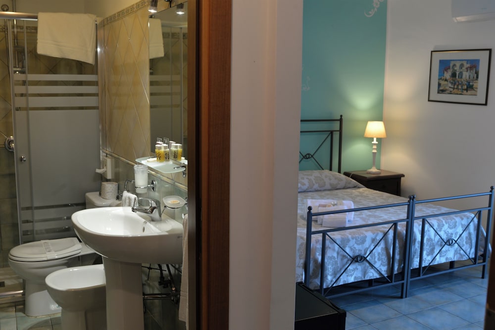 Donna Rosa Hotel 50/50