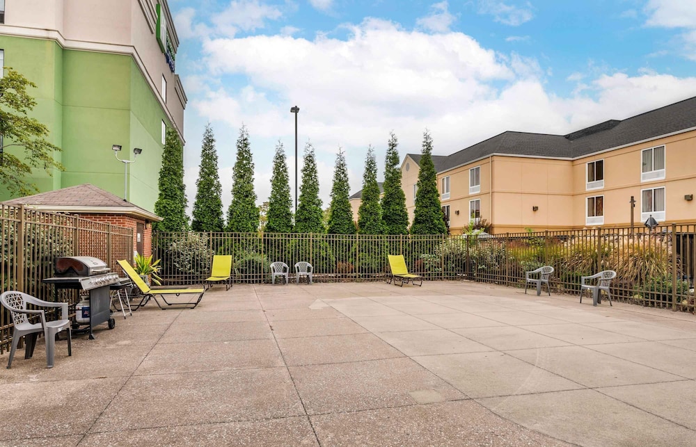 Extended Stay America - Evansville - East 49/55