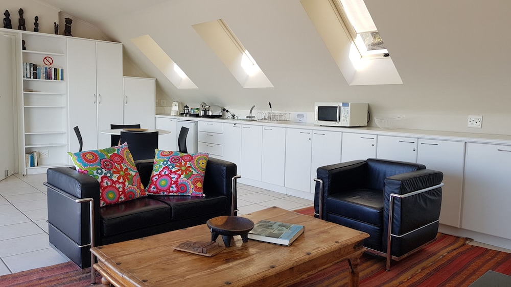 Bluegum Hill Guesthouse Apartments 19/35