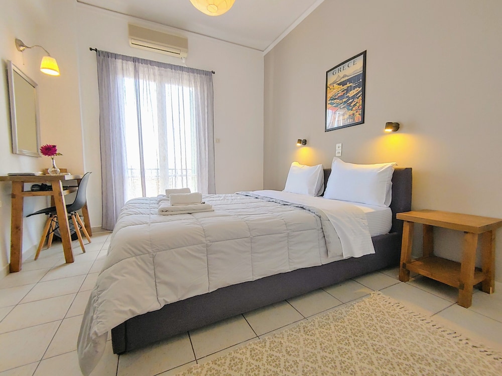 Aegina Hotel 26/73