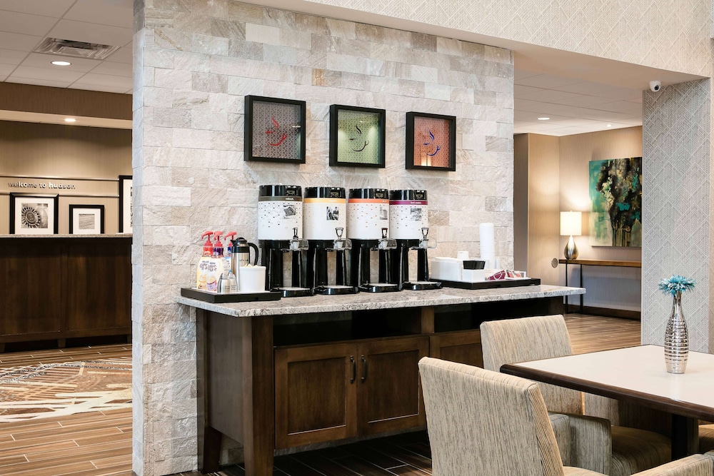 Hampton Inn And Suites Hudson Wi 29/38