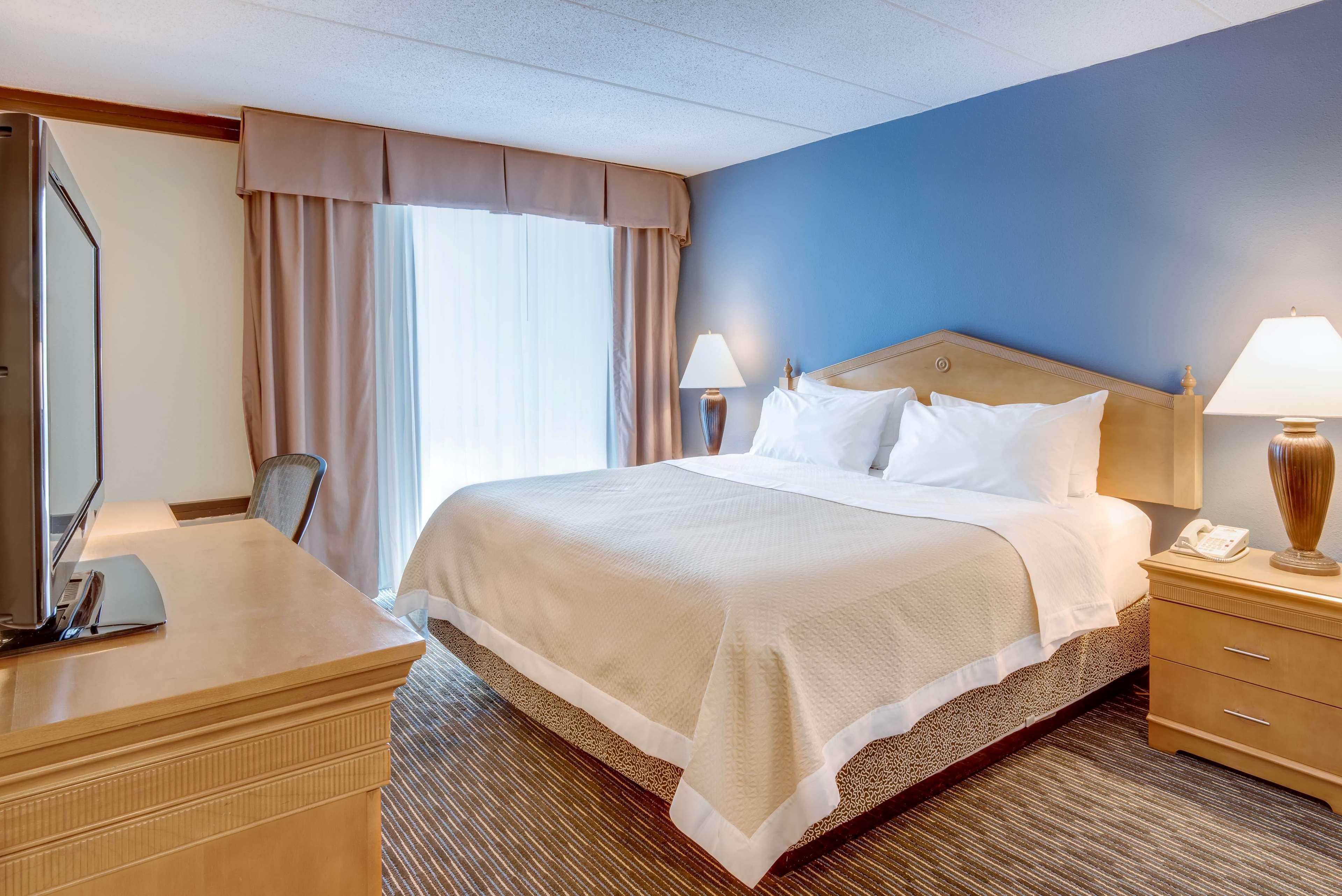 Room, Double Bed, Days Hotel by Wyndham Toms River Jersey Shore 3/8