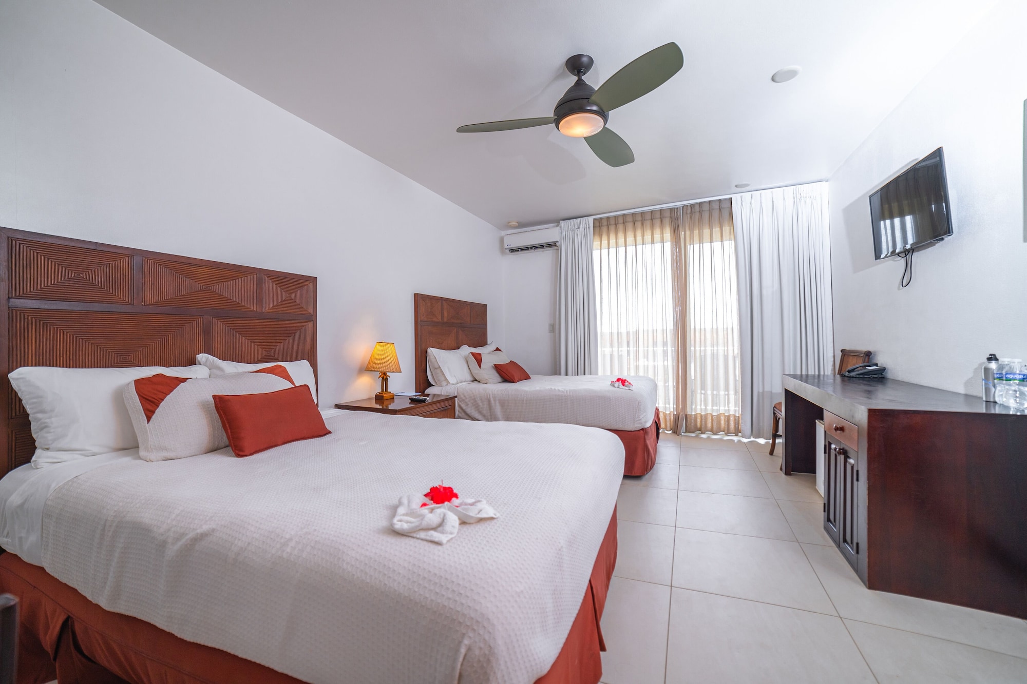 ROOM, 2 QUEEN BEDS, PARADISE TOWER