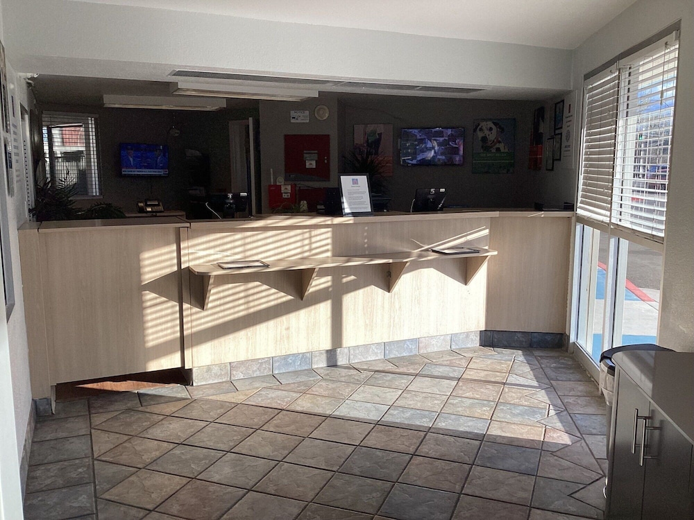 Motel6 Reno, NV - Livestock 15/42