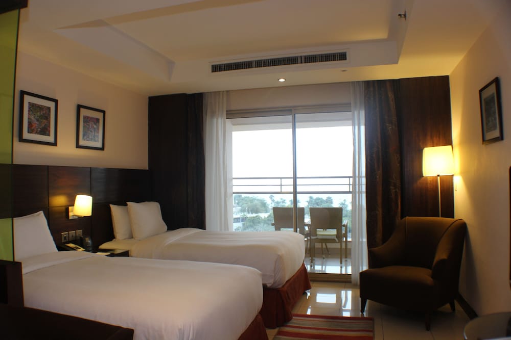 DoubleTree by Hilton Hotel Aqaba 14/70