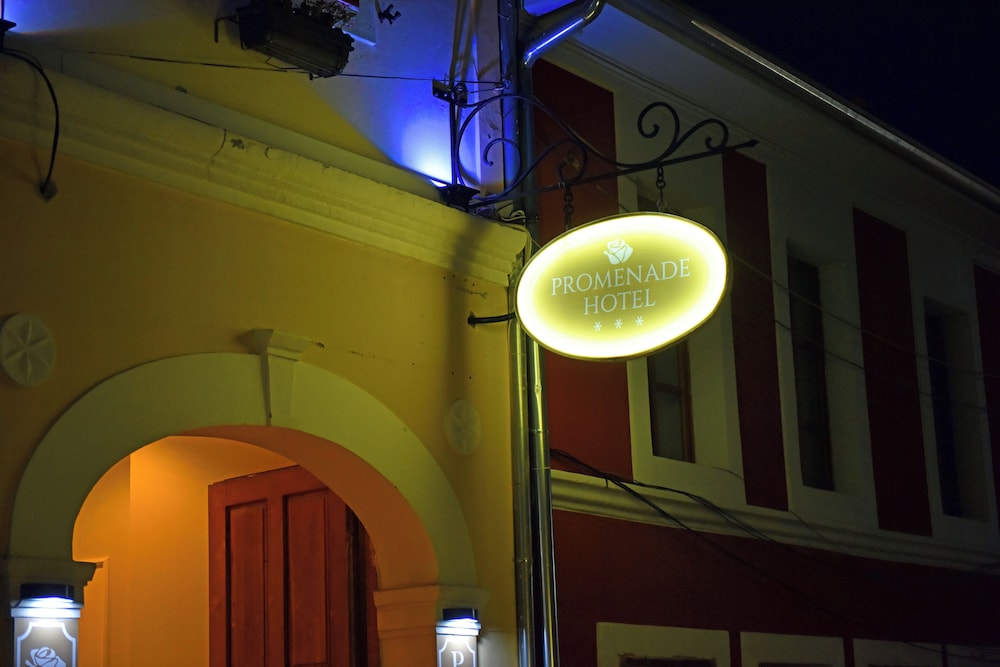 Promenade Hotel 26/32