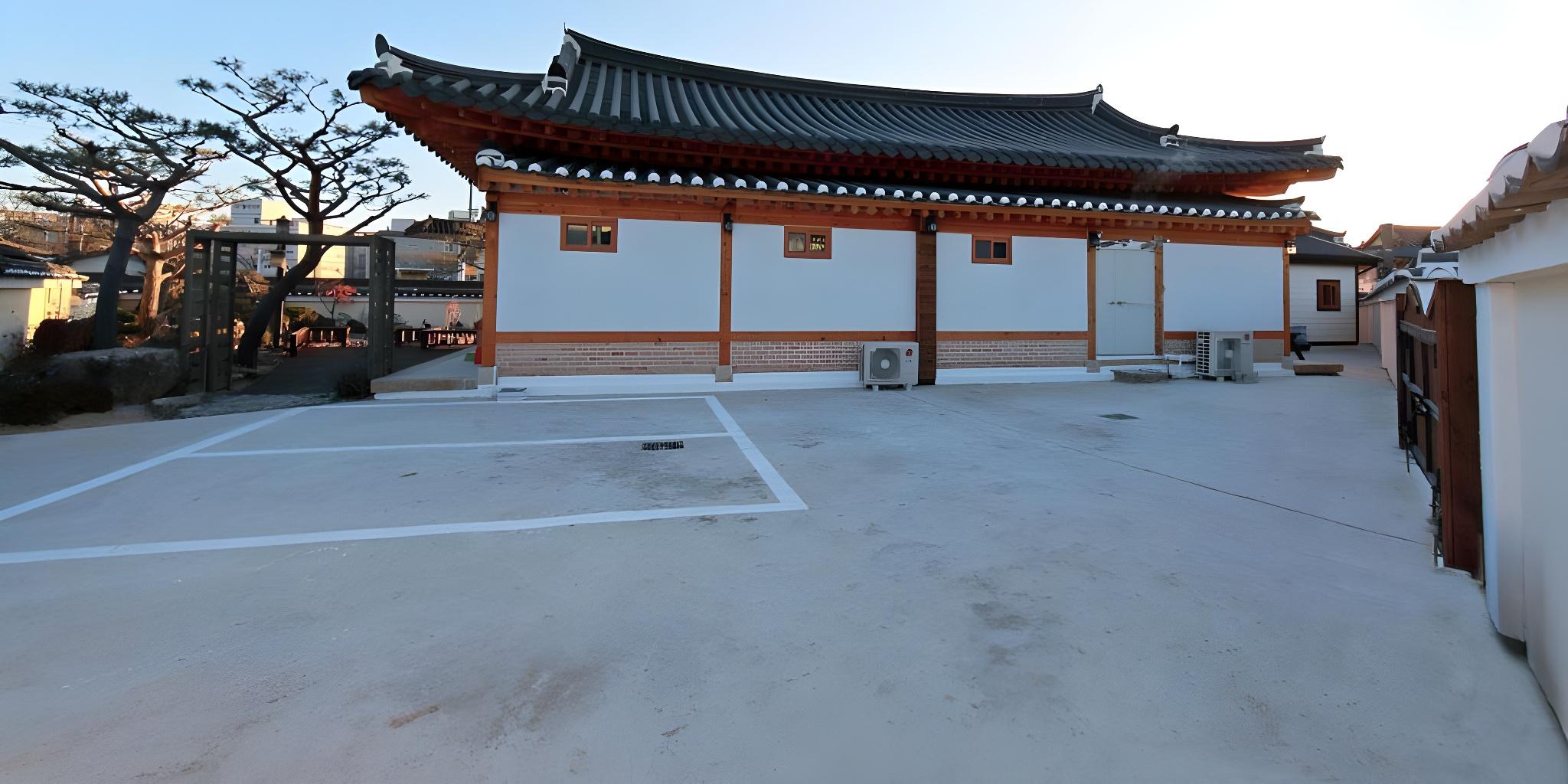 Cheonggong Hanokstay 55/57