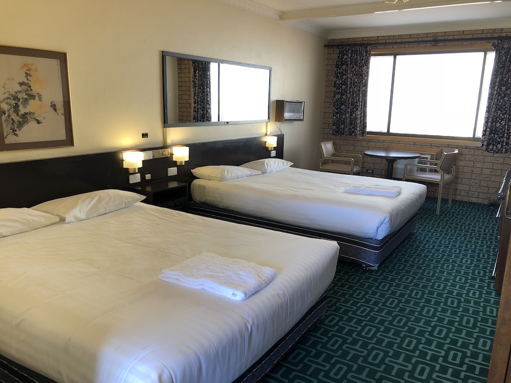 Canberra Lyneham Motor Inn 15/48