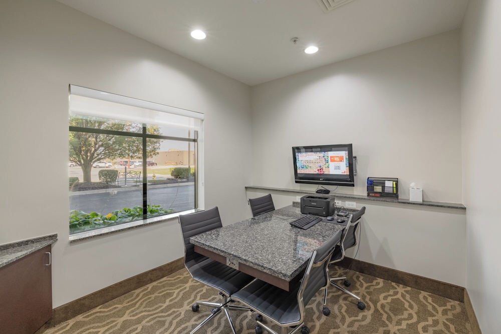 Comfort Suites Perrysburg - Toledo South 43/49