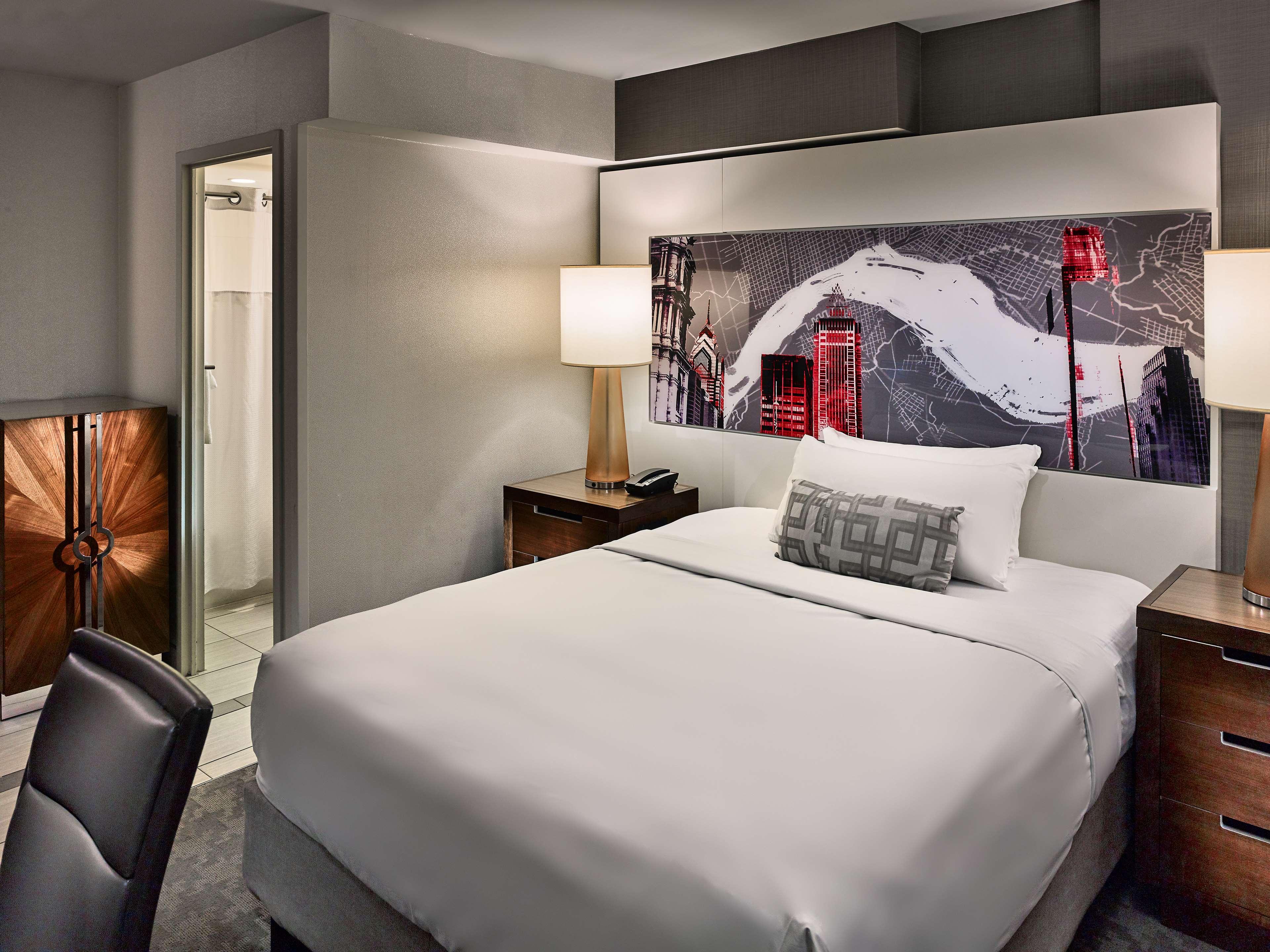 Guest Room, Petite, Queen Bed, Accessible