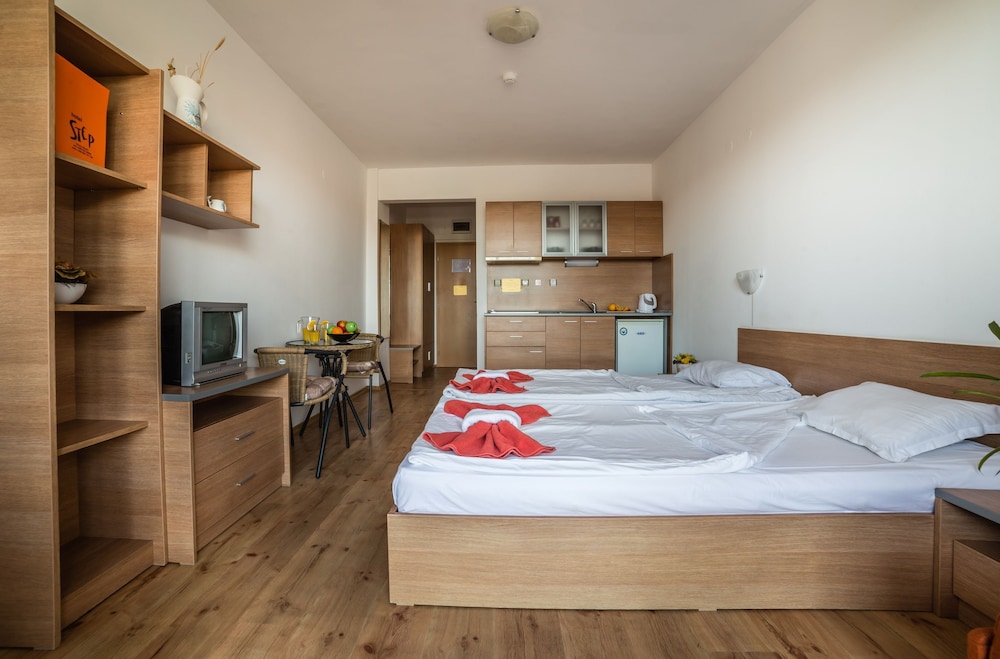 Step Hotel 13/45