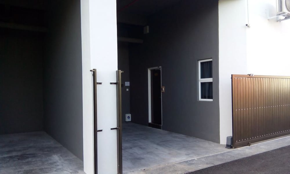 Hotel Suria 18 13/24
