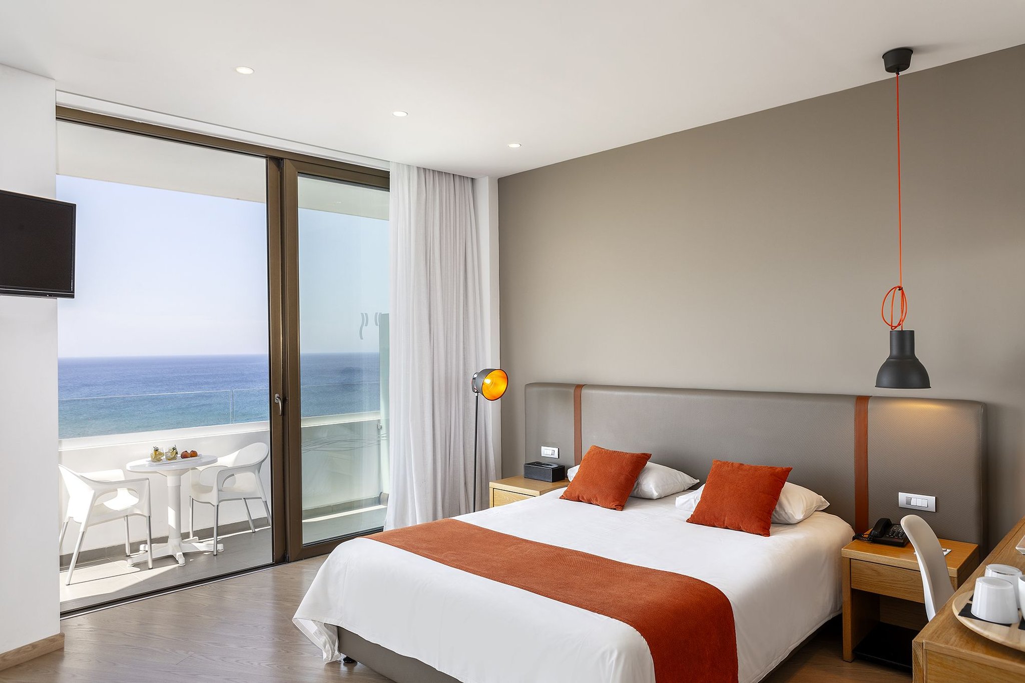 Superior, Sea View