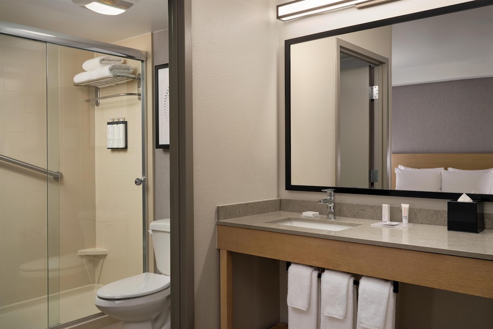Hyatt Place Tampa Airport/Westshore 77/78
