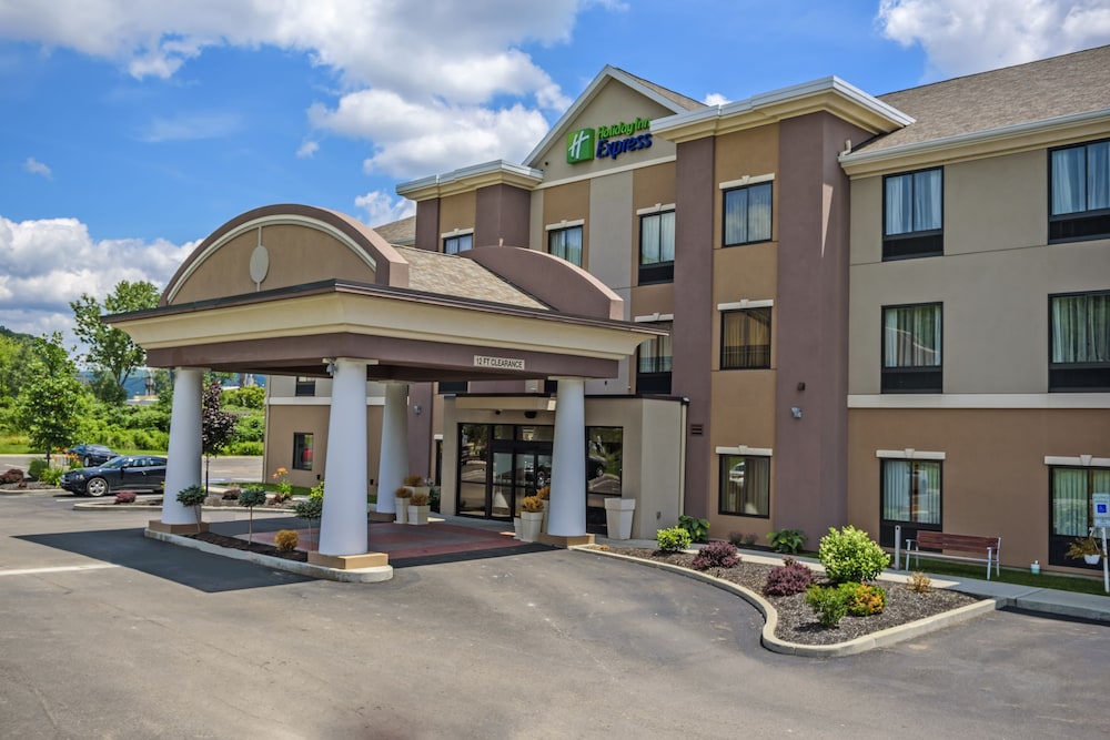 Holiday Inn Express Bradford 1/50