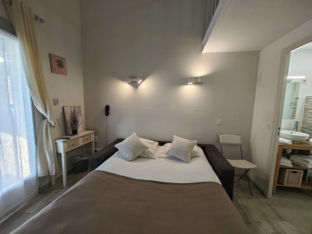 1 BEDROOM, FAMILY