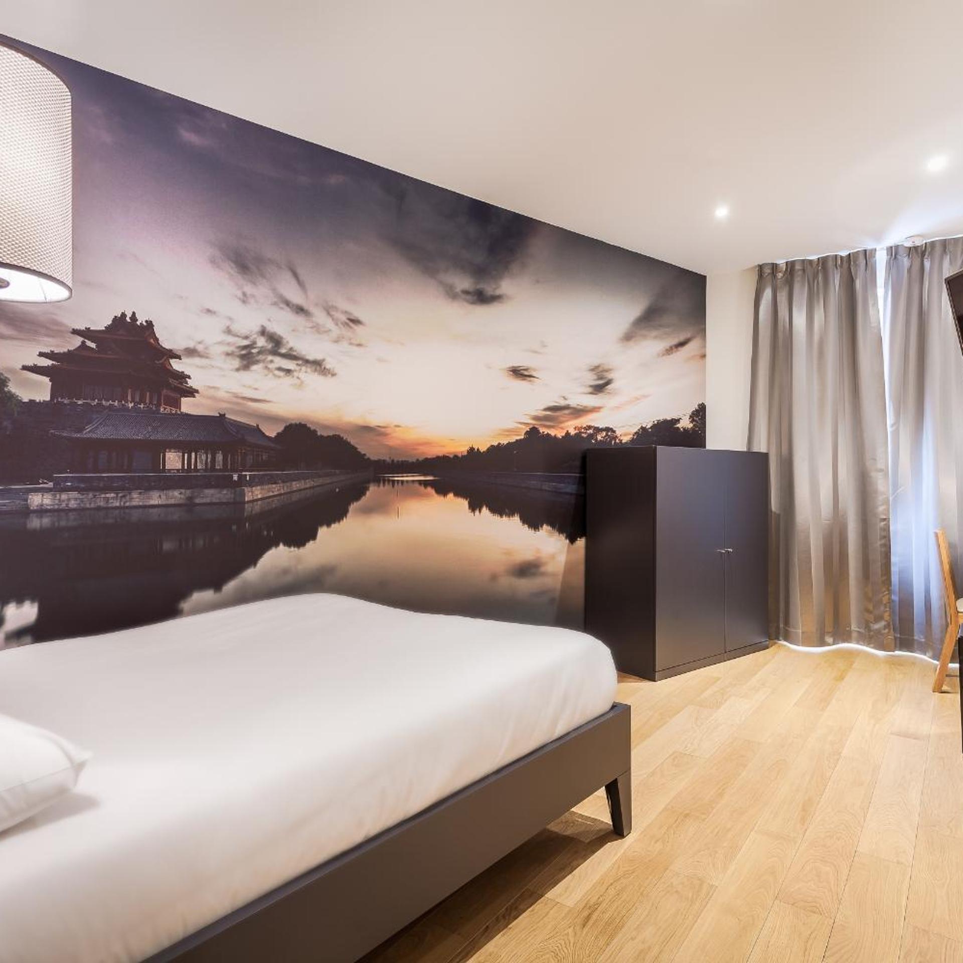 Room, Single