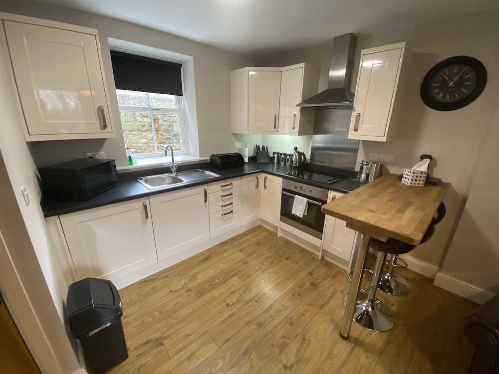 The Three Horseshoes Hotel 28/50