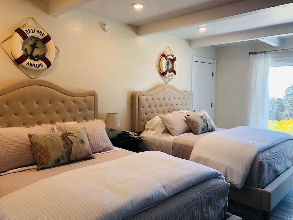 Seafoam Lodge 30/67