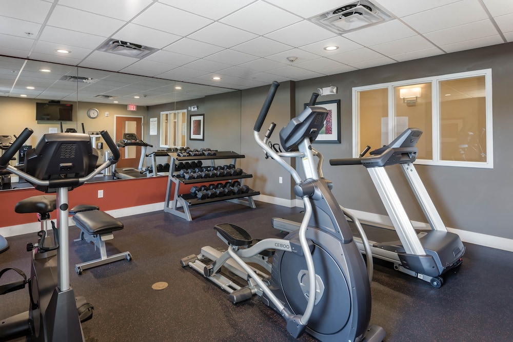 Holiday Inn Express Suites Lantana 33/57