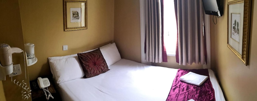 Coronation Hotel 13/50
