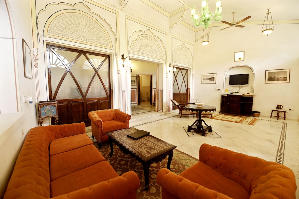 NARAIN NIWAS PALACE 31/49