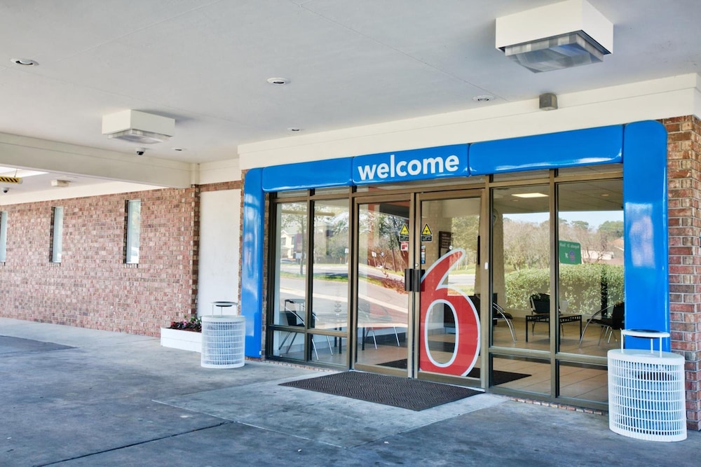Motel6 Tallahassee, FL - Downtown 45/59