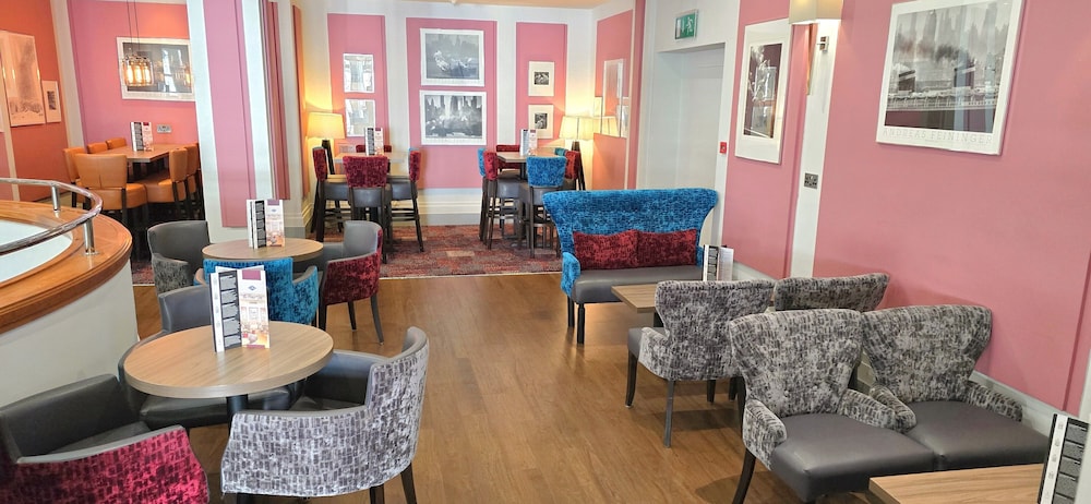 The Empress Hotel 38/64