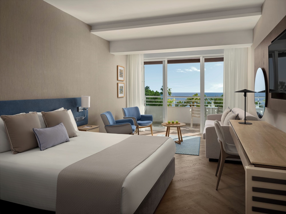 FAMILY ROOM SEA VIEW